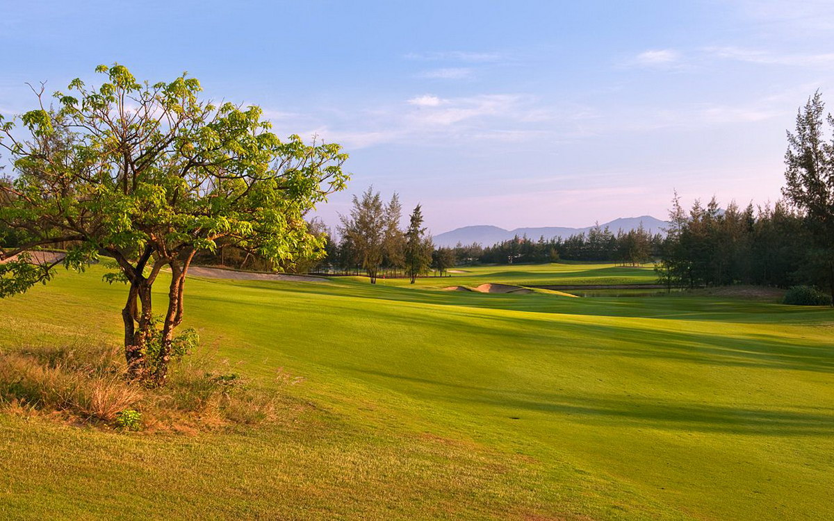 Montgomerie-Links_8062-16th-hole-from-Fairway